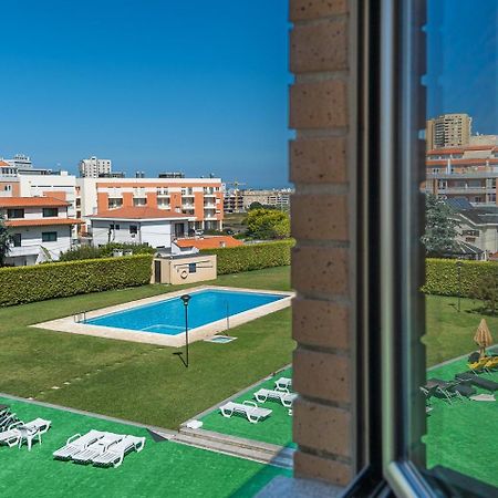 Appartamento Guestready - Luxe Living By The Pool Póvoa de Varzim Esterno foto