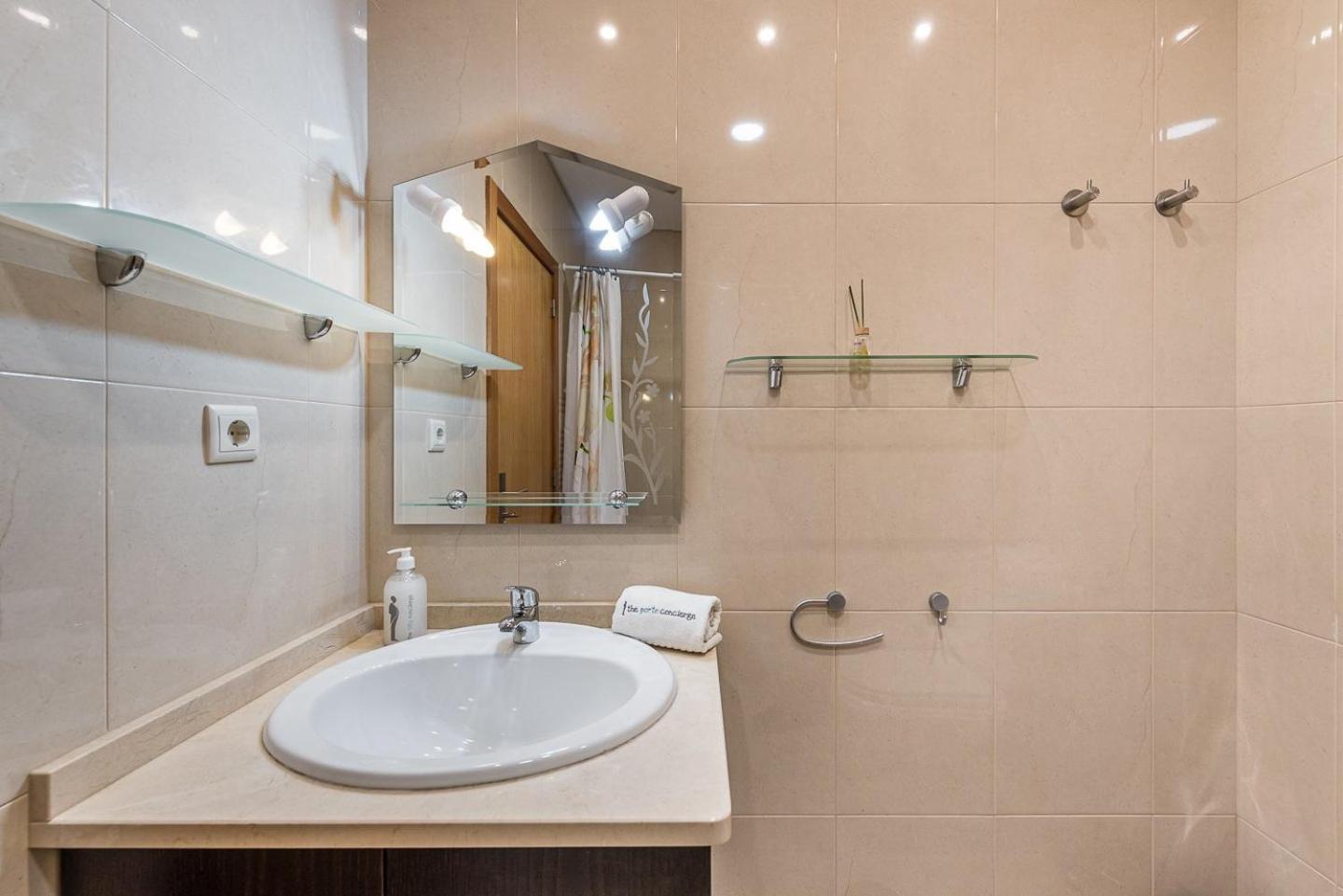 Appartamento Guestready - Luxe Living By The Pool Póvoa de Varzim Esterno foto