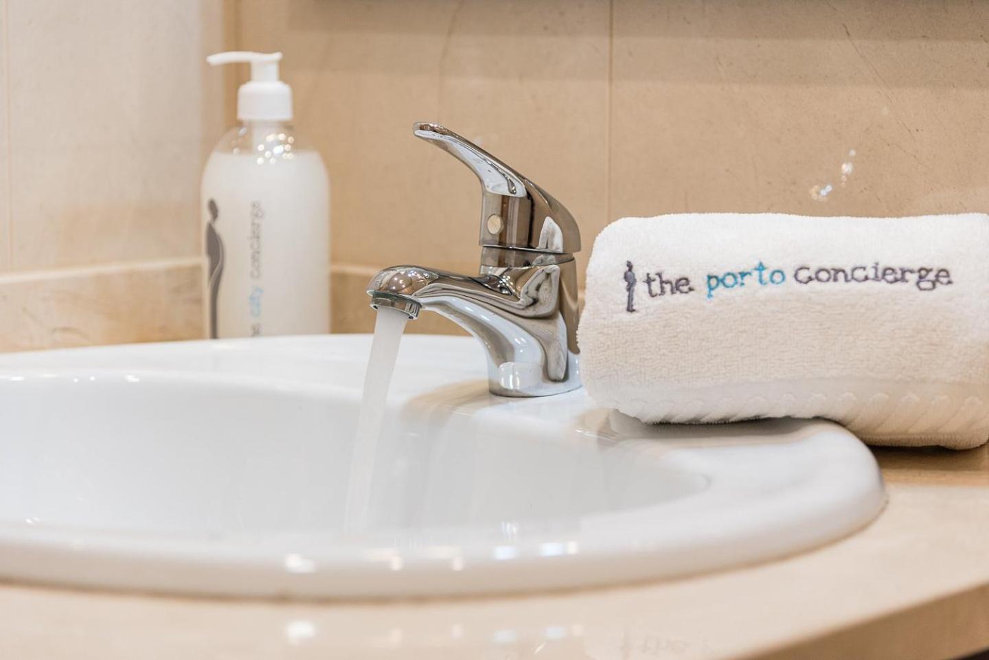 Appartamento Guestready - Luxe Living By The Pool Póvoa de Varzim Esterno foto