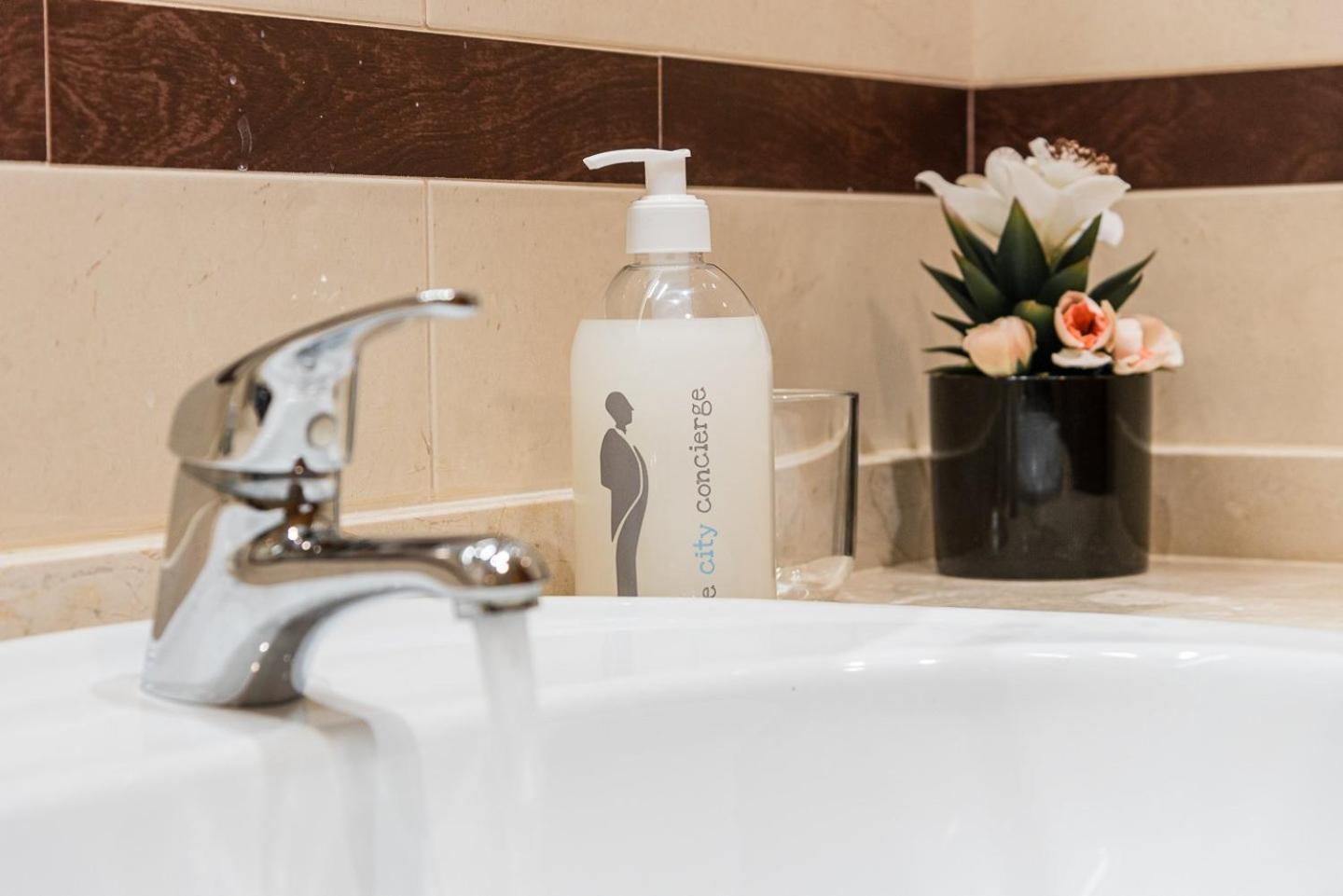 Appartamento Guestready - Luxe Living By The Pool Póvoa de Varzim Esterno foto