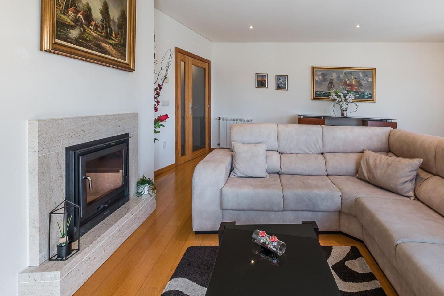 Appartamento Guestready - Luxe Living By The Pool Póvoa de Varzim Esterno foto