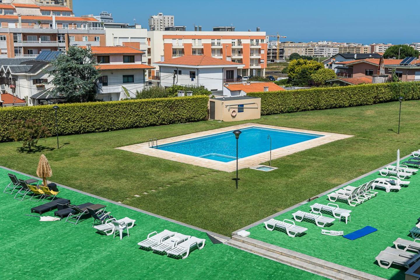 Appartamento Guestready - Luxe Living By The Pool Póvoa de Varzim Esterno foto